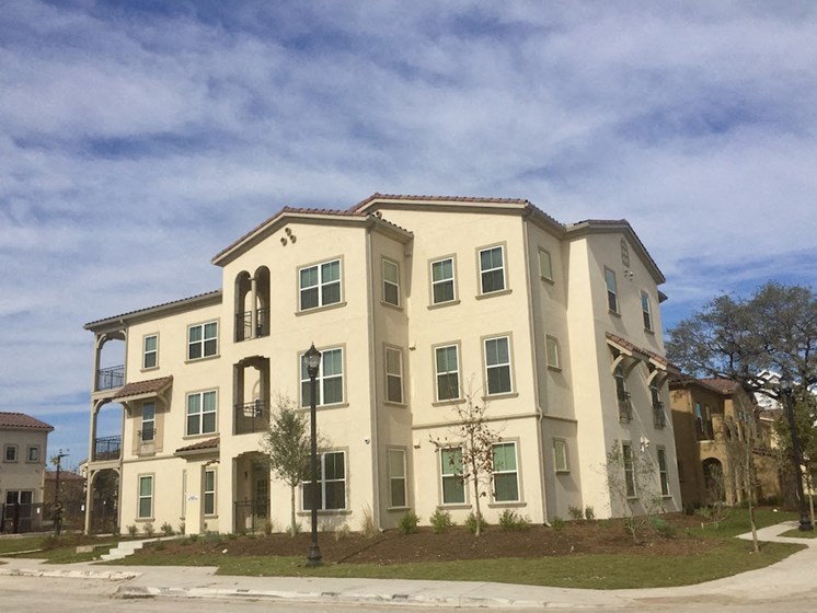 apartment building exterior-East Meadows San Antonio TX